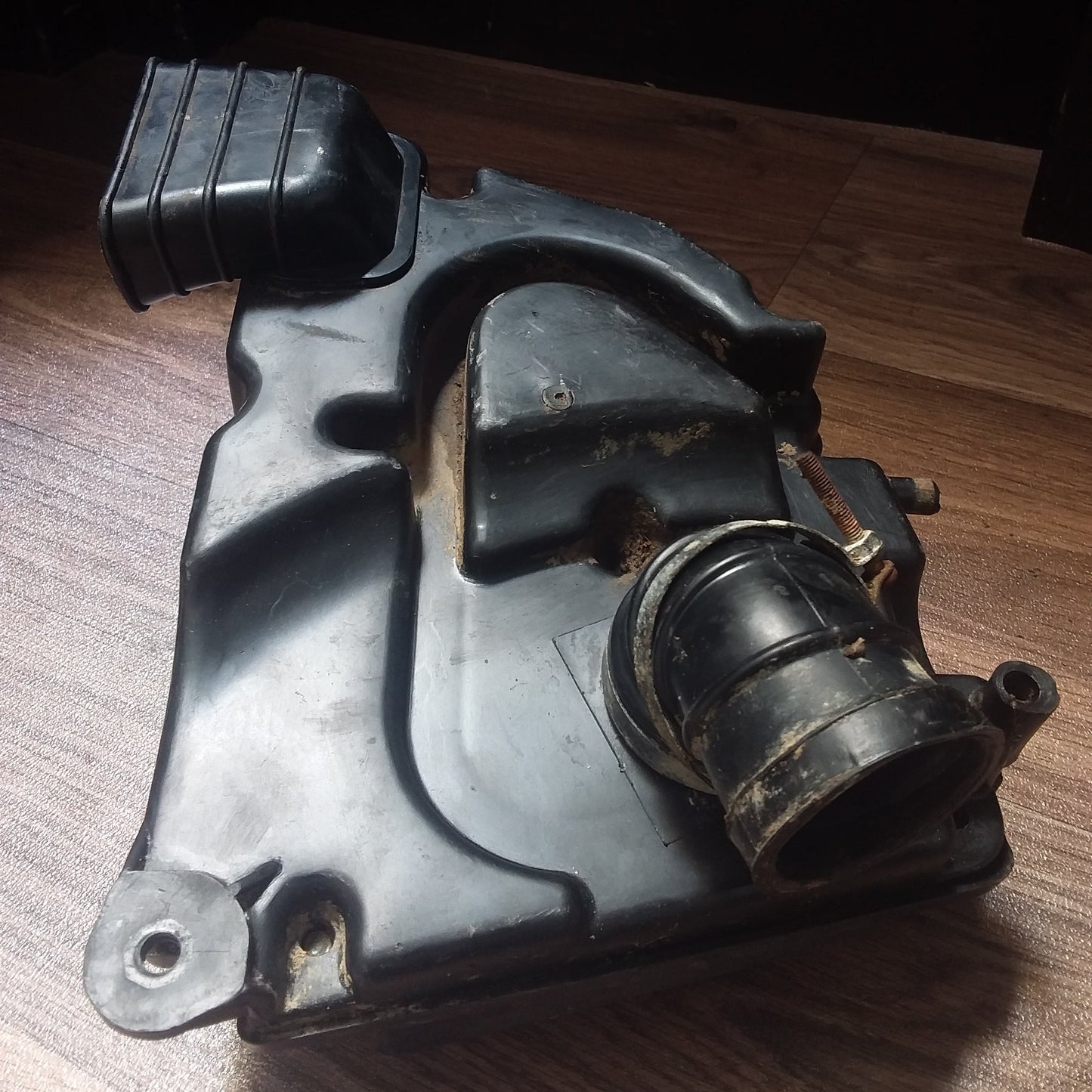 Yamaha AG100 Airbox