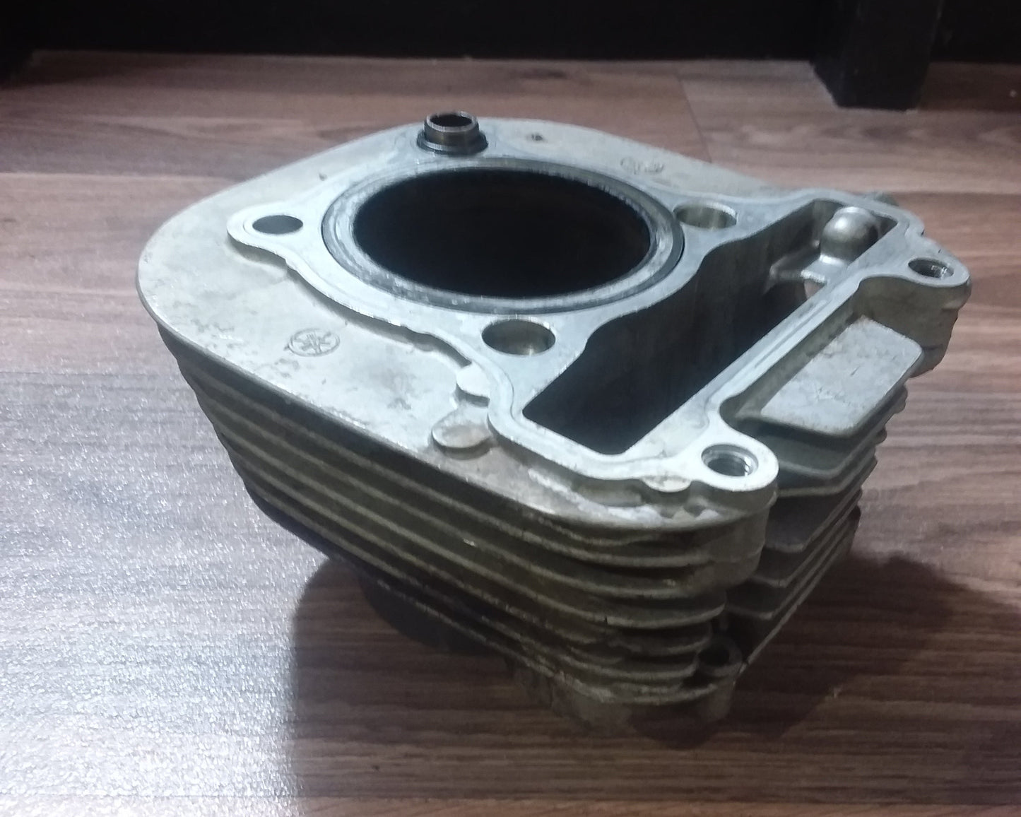 Yamaha AG200 Cylinder