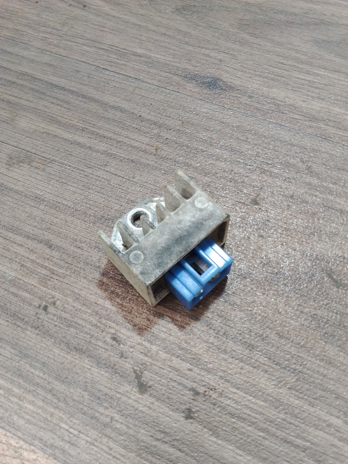 Yamaha TTR110 voltage rectifier