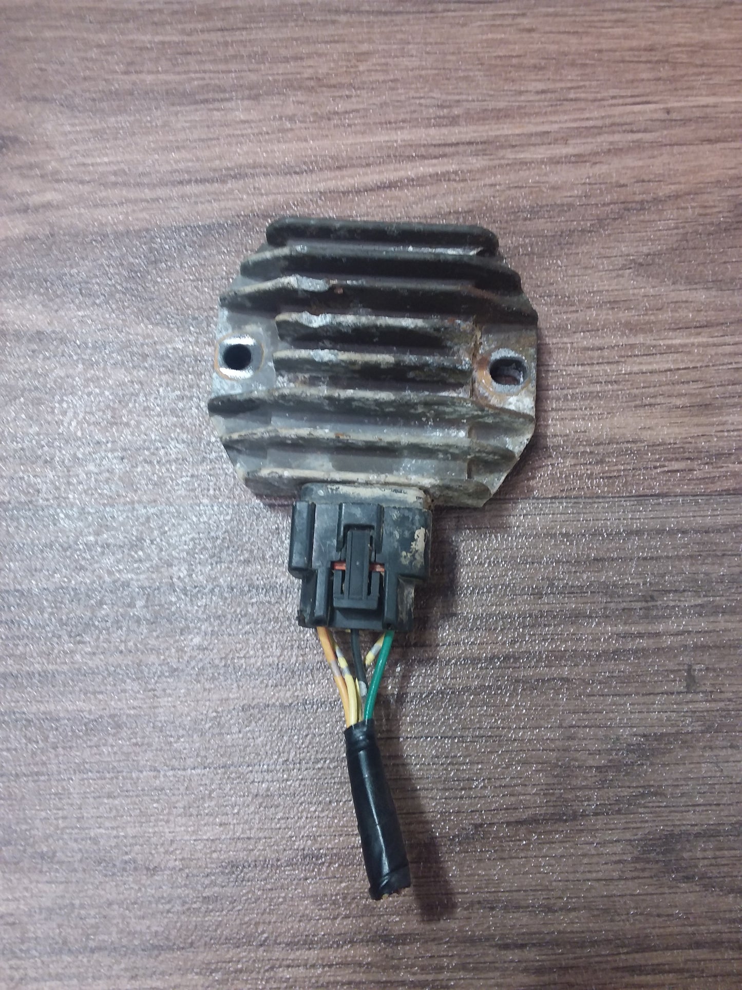 Suzuki LTA 400 Eiger Regulator Rectifier