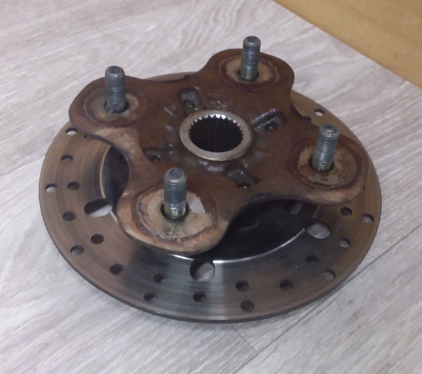 2001 Yamaha YFM400 Kodiak Front Hub