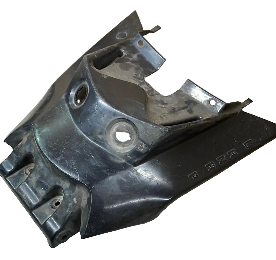Can Am Outlander 400 Centre Plastic