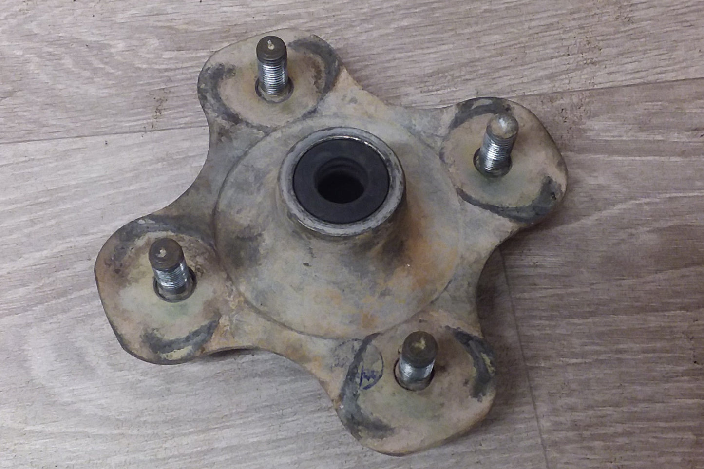 Yamaha YFM250 Bruin Rear Hub