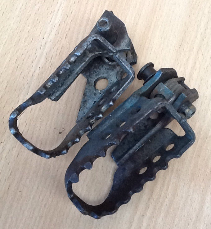 Yamaha YZ85 Foot Pegs