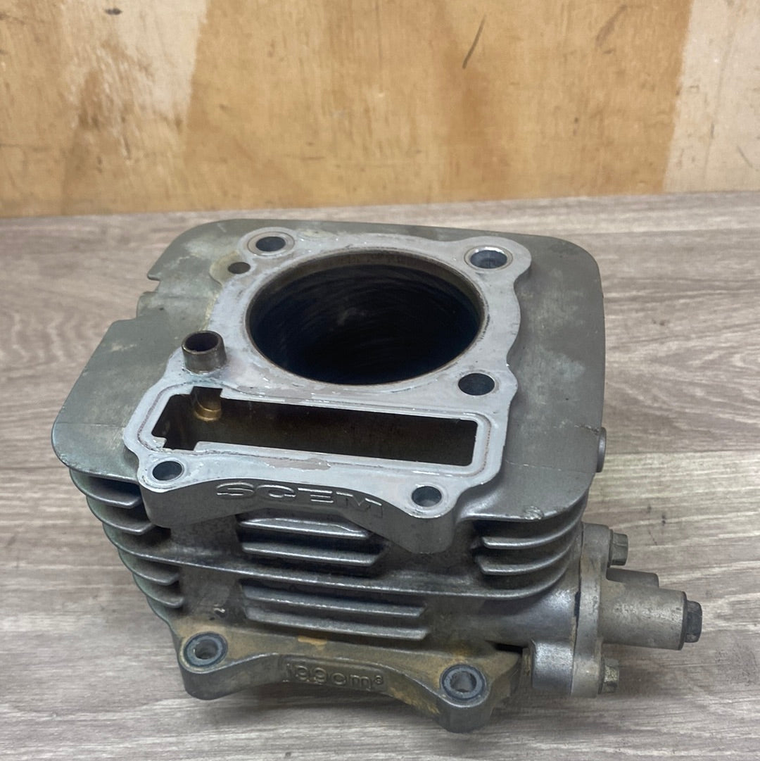Suzuki DR200 cylinder