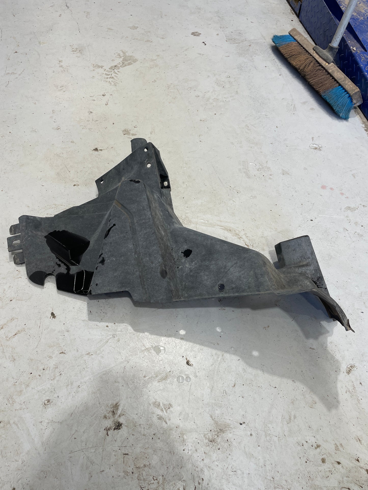 2018 Can Am Outlander 570 Front Right Inner Guard