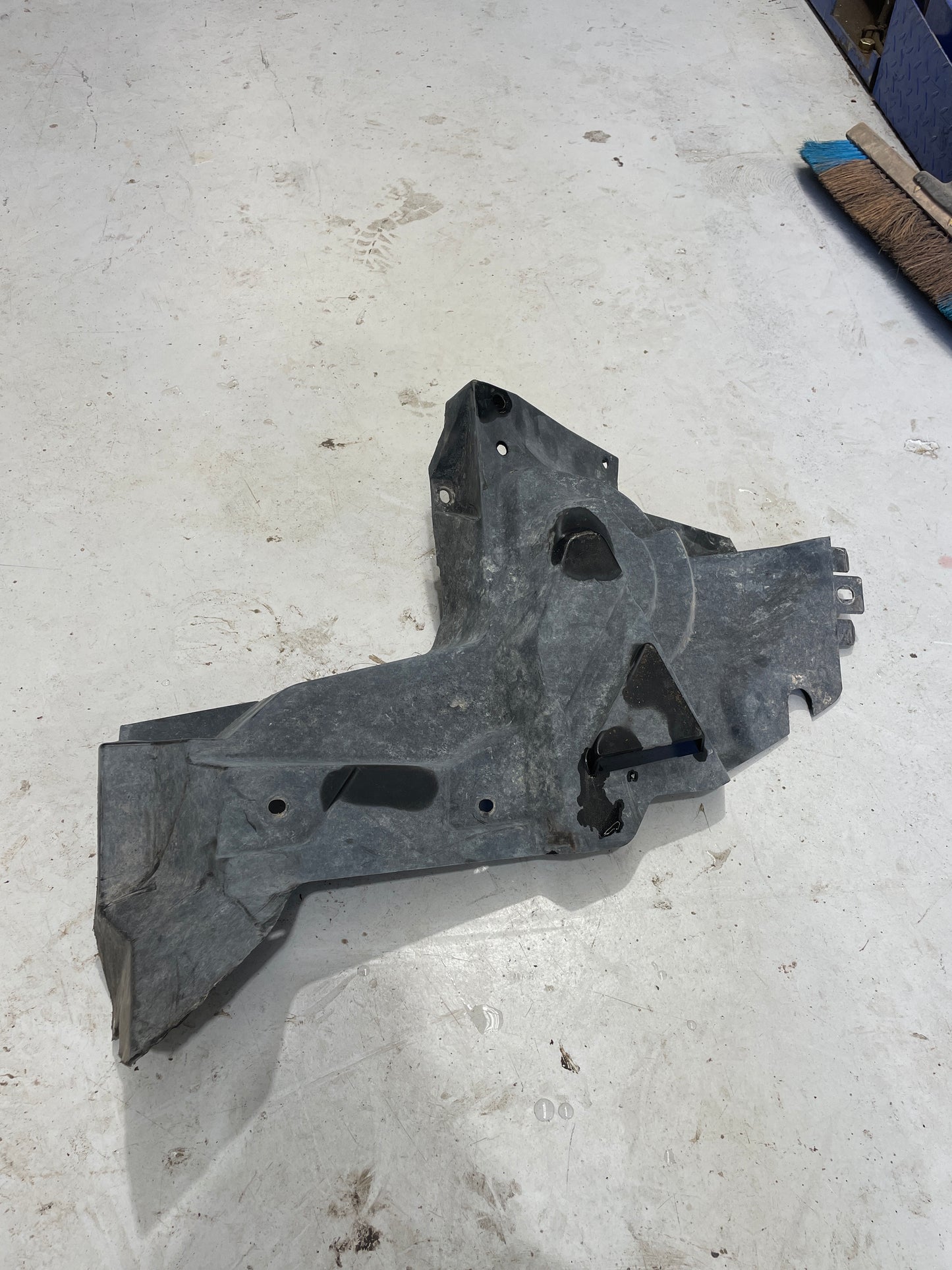 2018 Can Am Outlander 570 Front Left Inner Guard