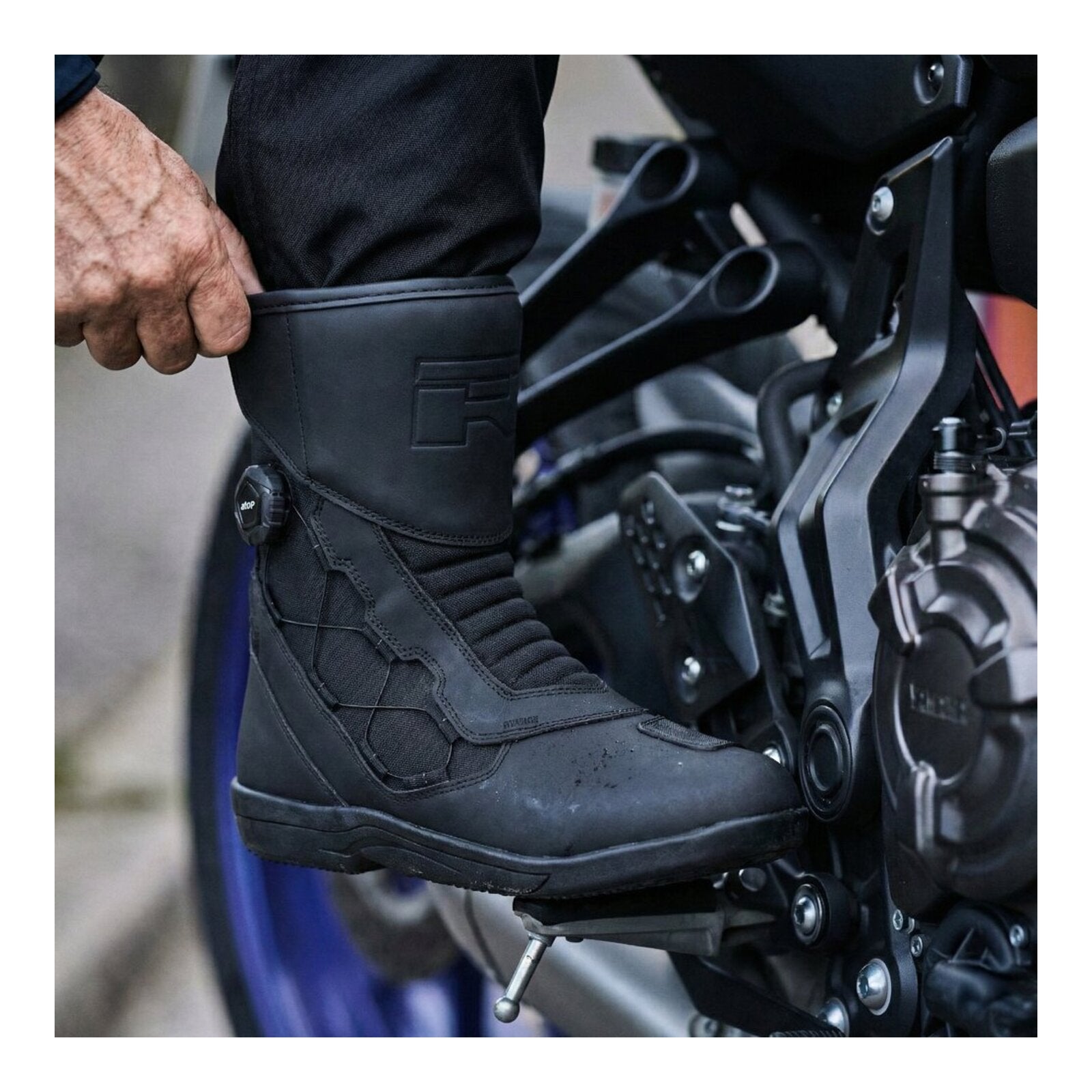 Richa Helion Atop Boot - Black