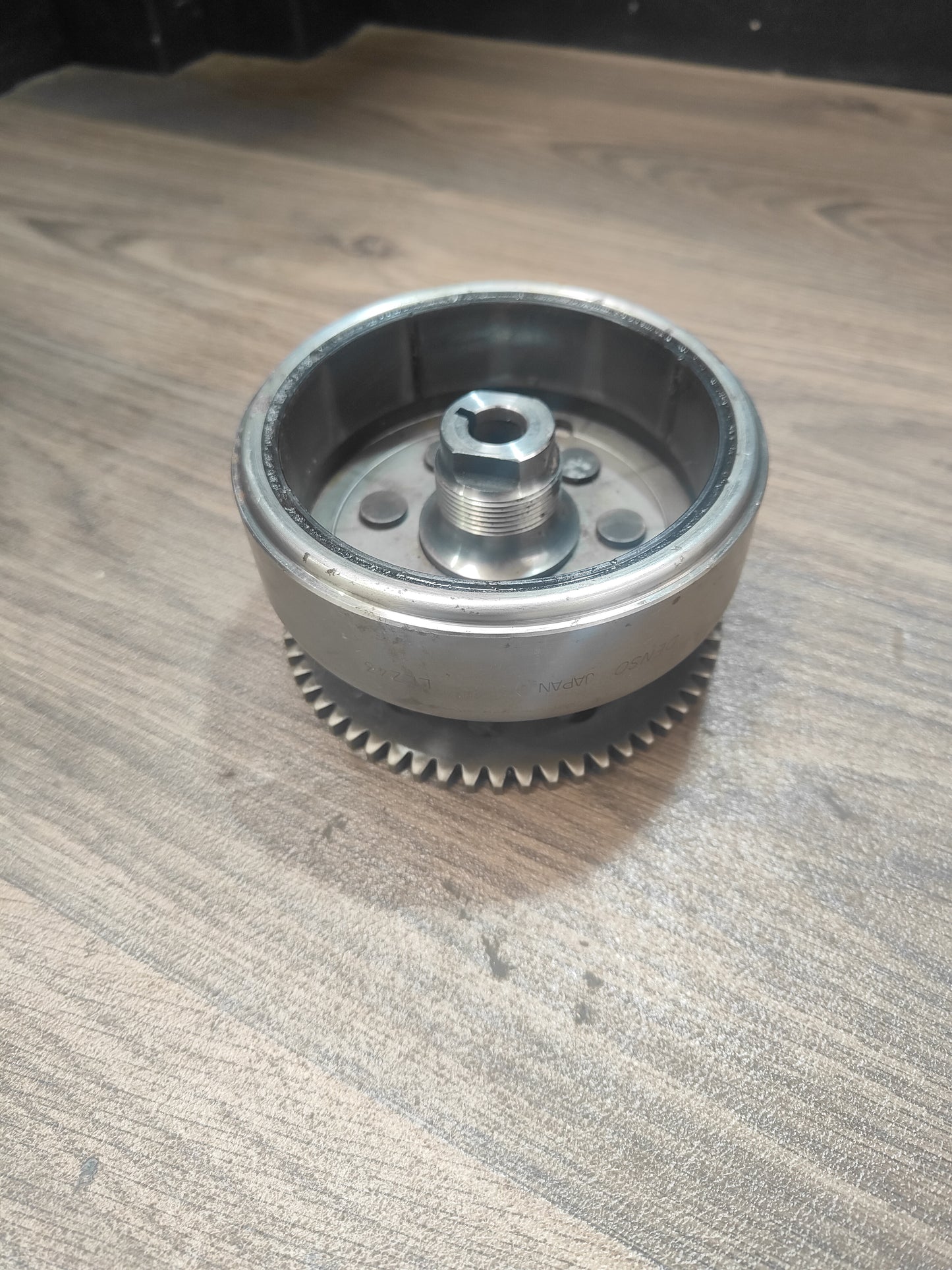 Suzuki DR200 Flywheel and Starter Clutch