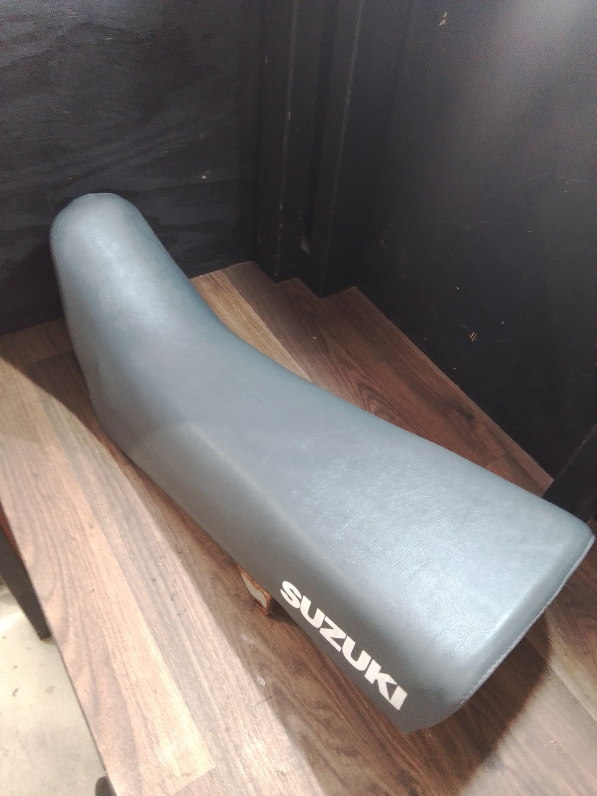 Suzuki DR200 Seat