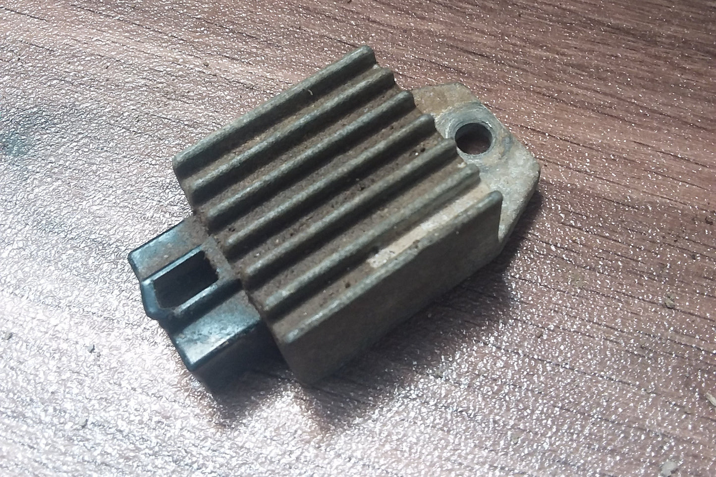 Yamaha AG100 Voltage Regulator