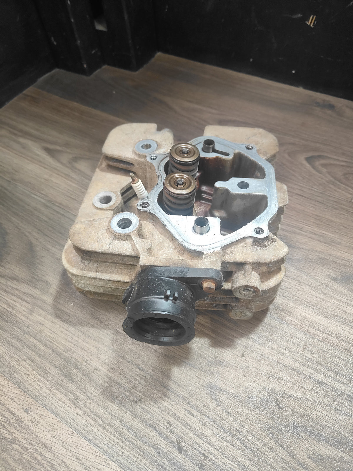 Honda TRX400FM Cylinder Head