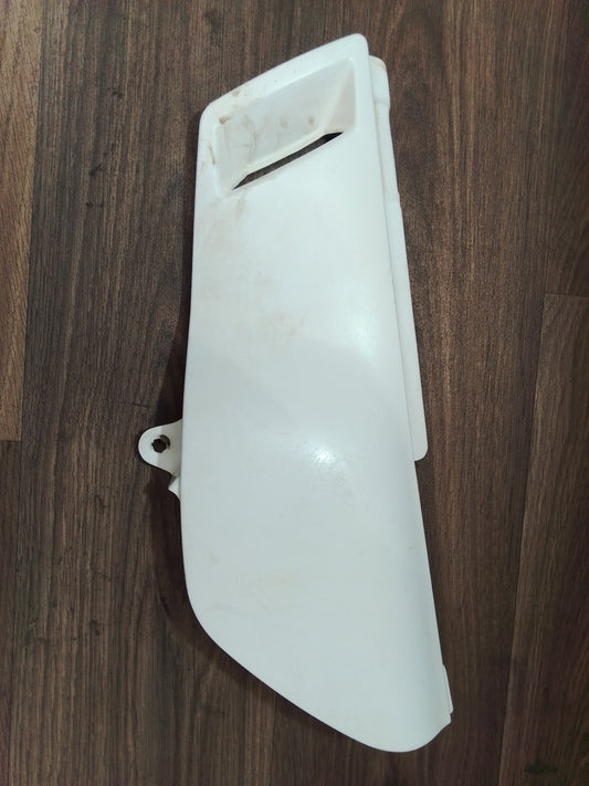 Suzuki DR200 Side Panel (left)