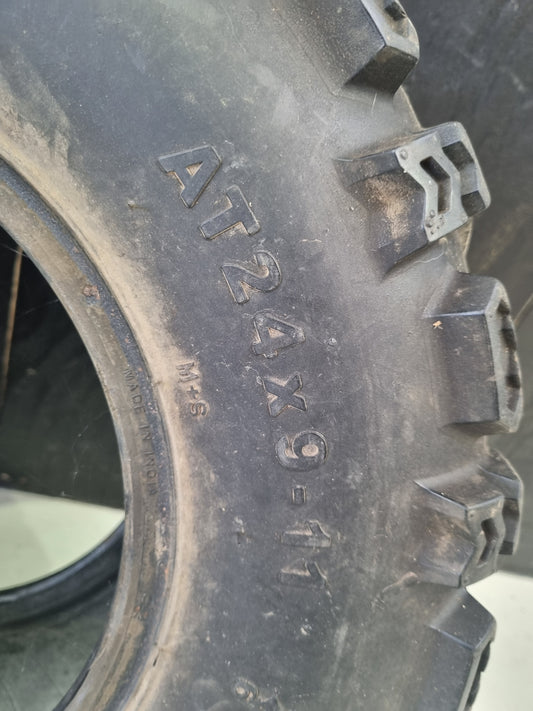 BKT W207 24/9-11 Tyre