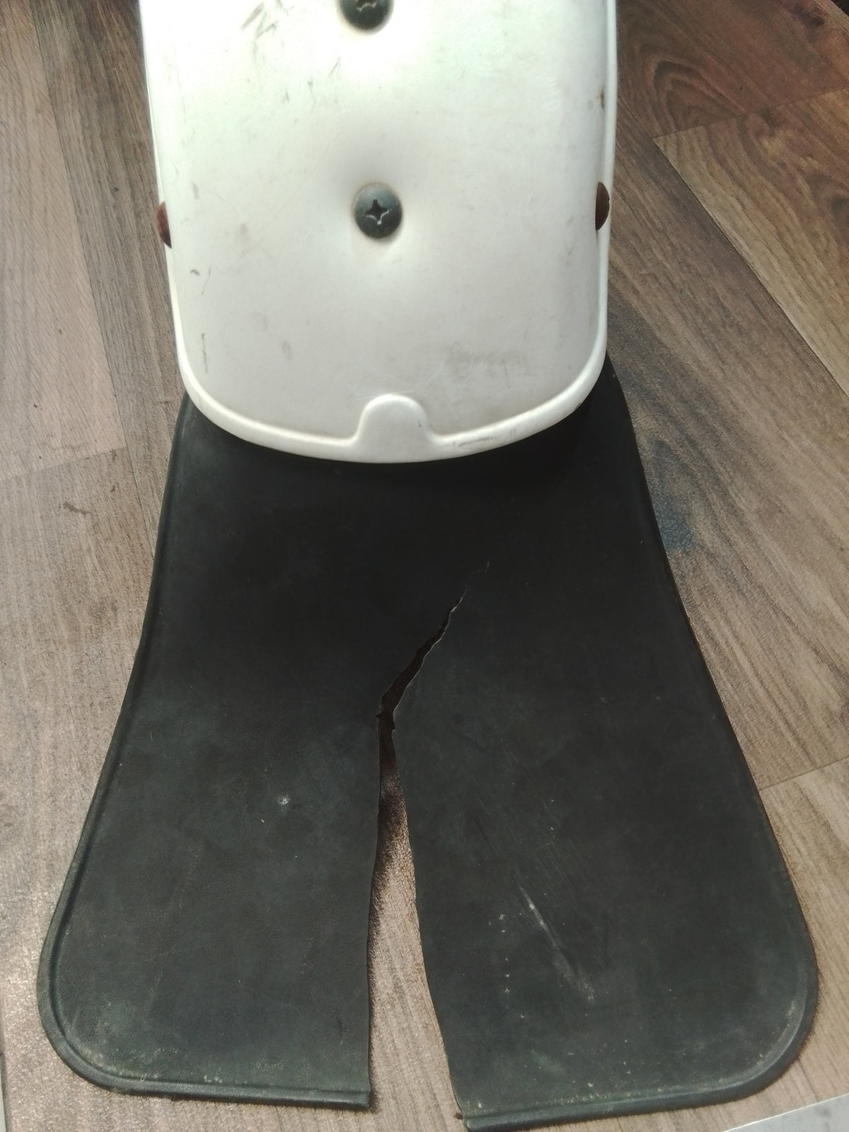 Suzuki TF125 rear mud guard