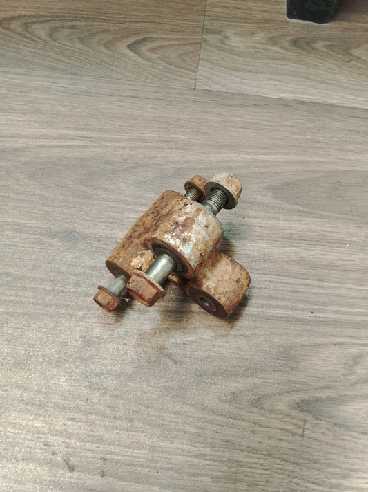 2009 Honda CRF230 rear suspension linkage knuckle