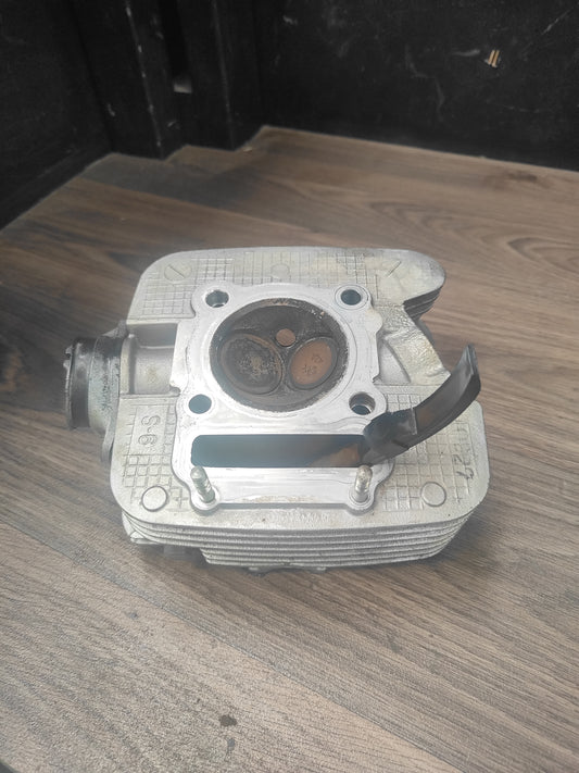 Suzuki DR200 Cylinder Head