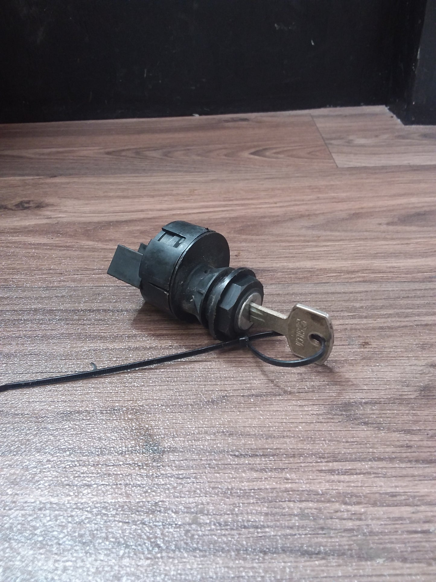 2001 Polaris magnum 500 Ignition switch