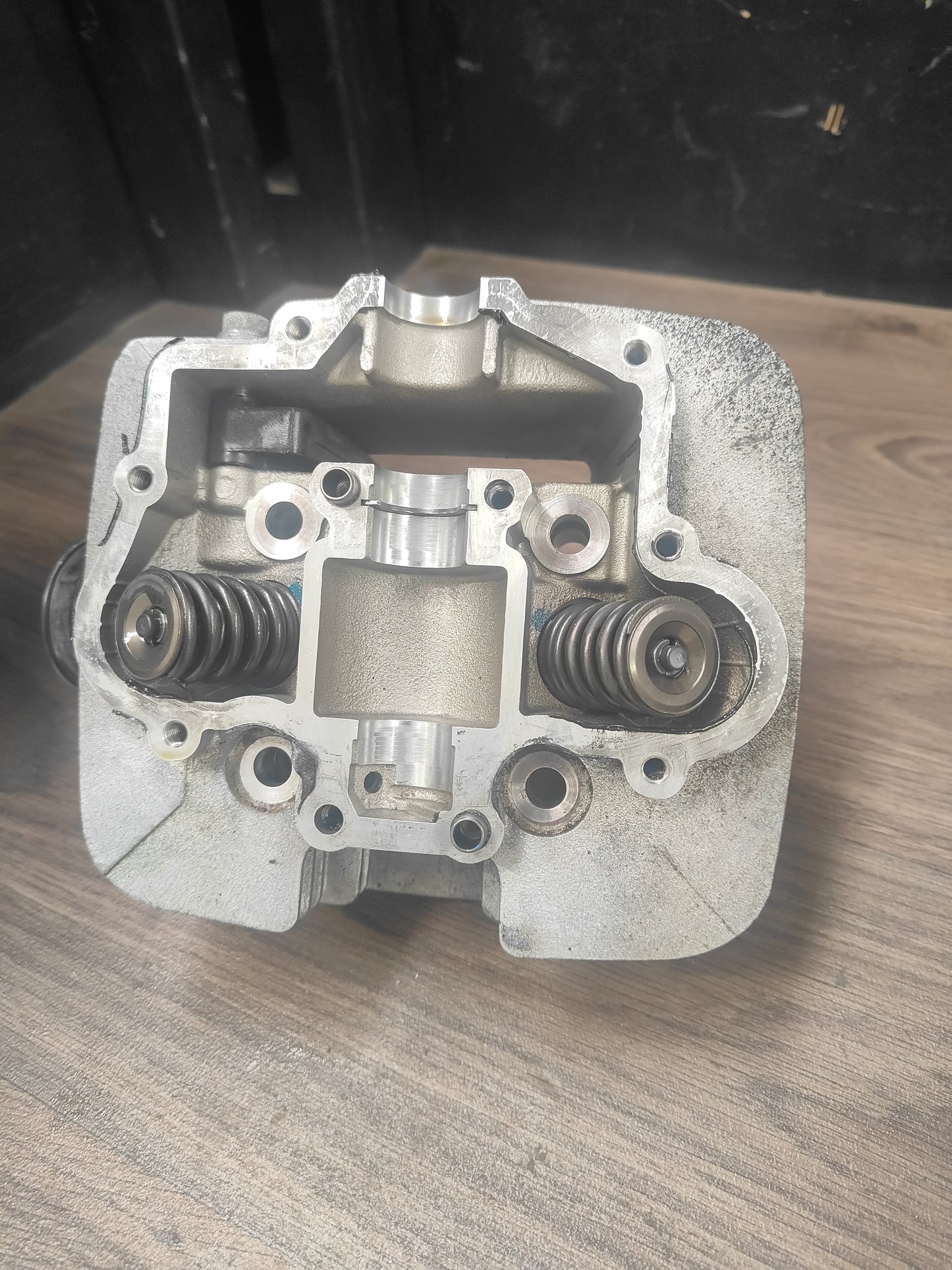 Suzuki DR200 Cylinder Head