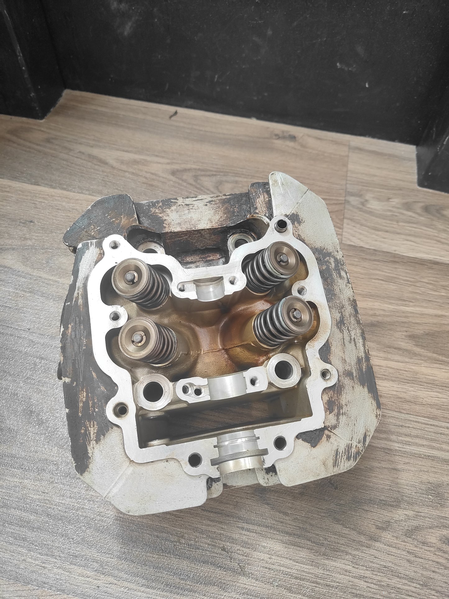 Suzuki LTA400 Eiger Cylinder Head