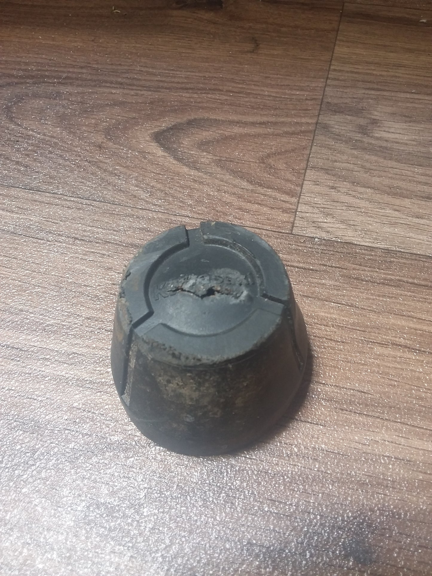 Kawasaki KLF300C wheel cap