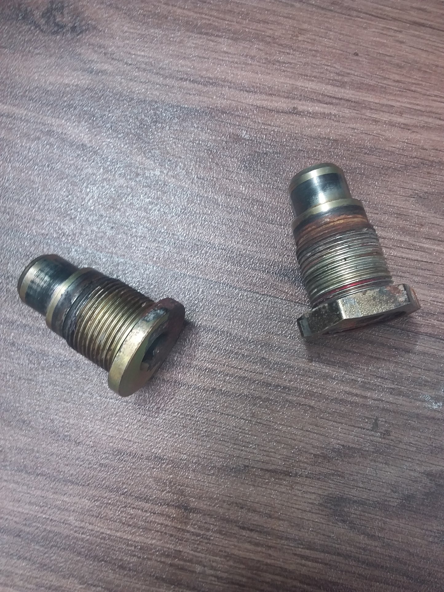 2001 Polaris Magnum 500 Swingarm pivots