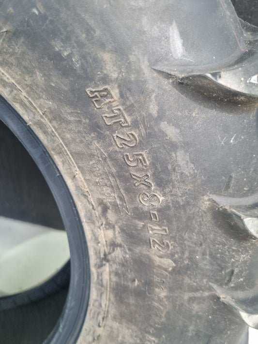 Innova Mud Gear 25/8-12 Tyre