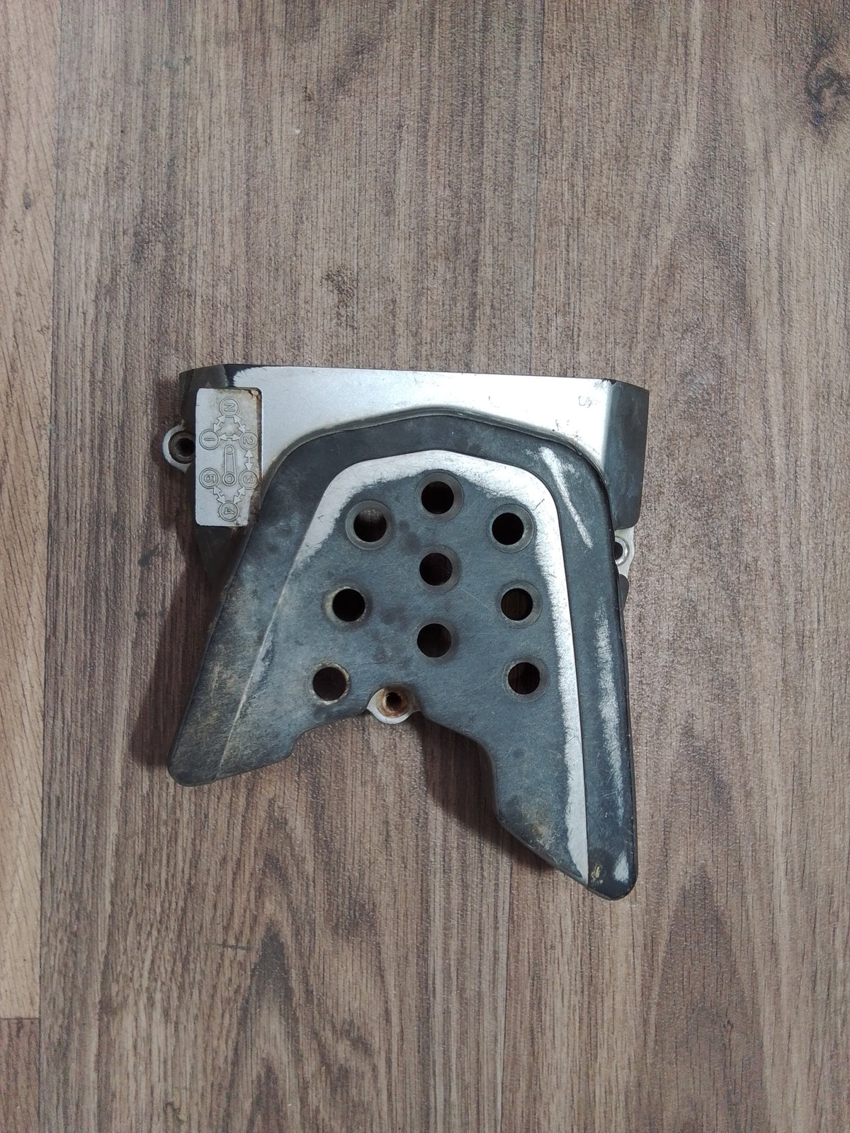 Suzuki DR200 front sprocket cover