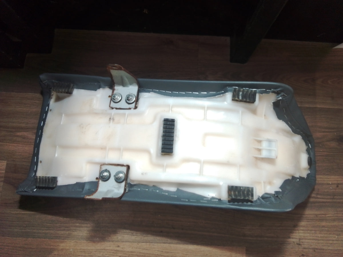 Suzuki DR200 Seat