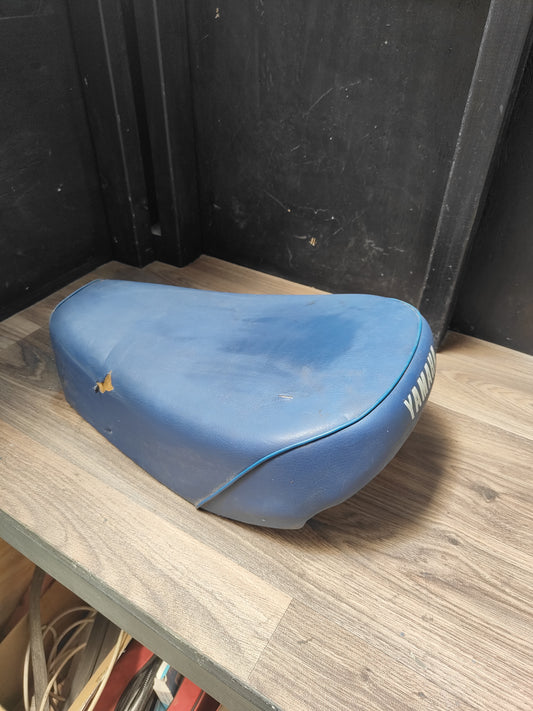Yamaha AG100 Seat