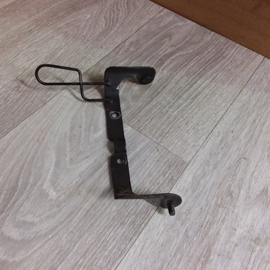 Suzuki DR200 speedo bracket