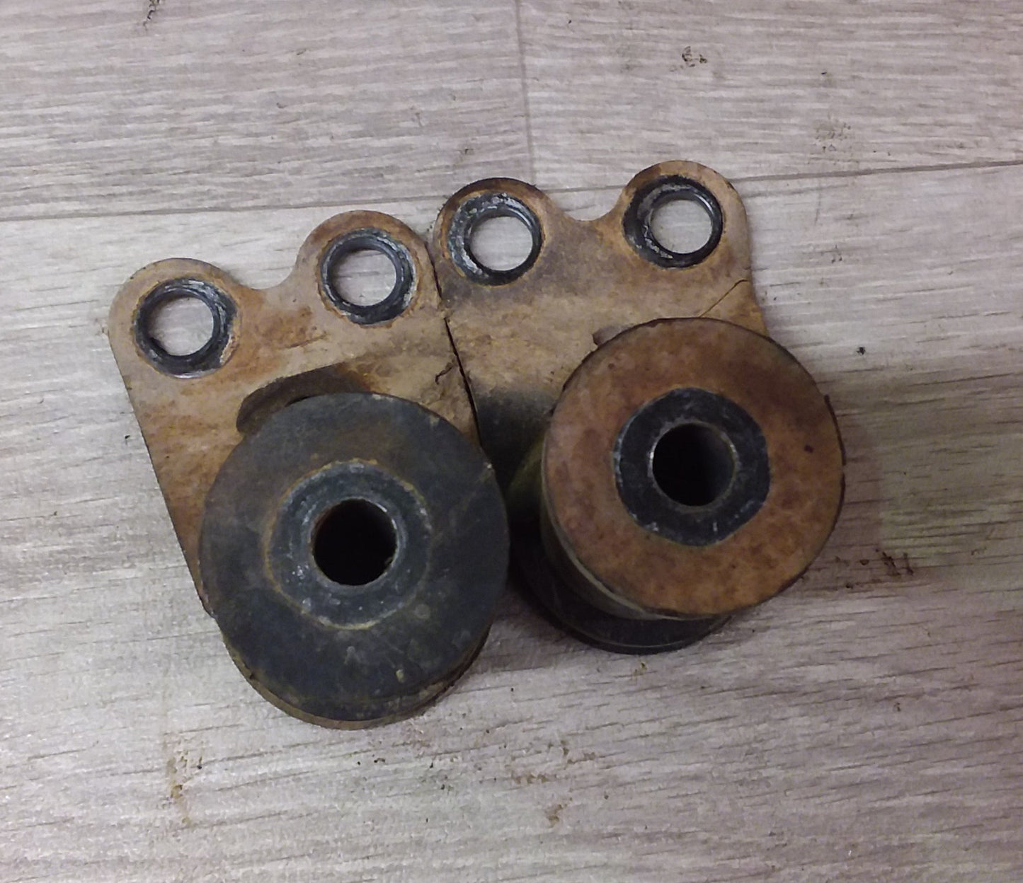 2001 Yamaha YFM400 Kodiak Engine Mounts