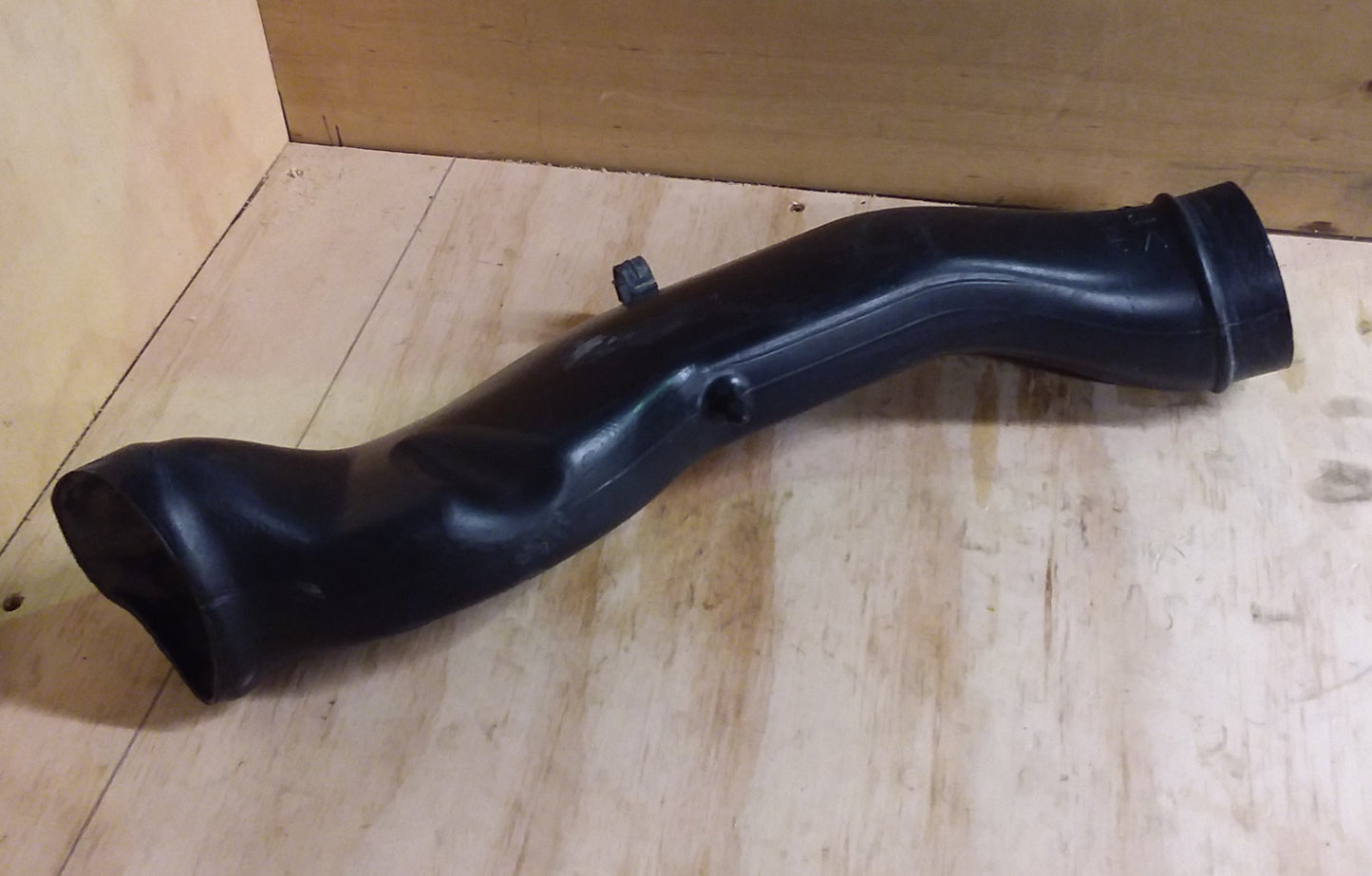 Yamaha YFM550 Grizzly Air Intake Pipe