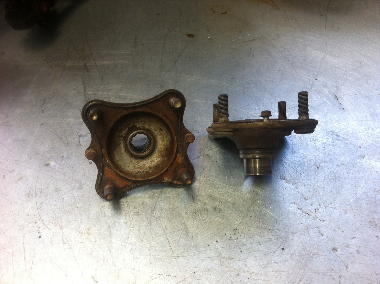 Honda TRX300 Front hubs