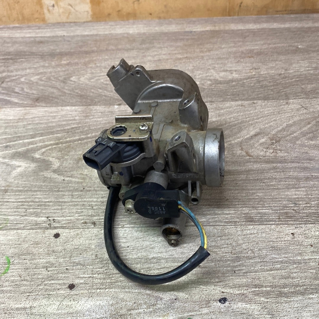 Suzuki LTA400 throttle body