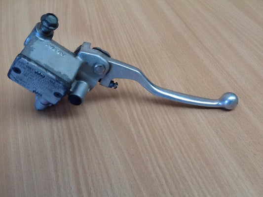 2000 Suzuki DR200 Master Cylinder