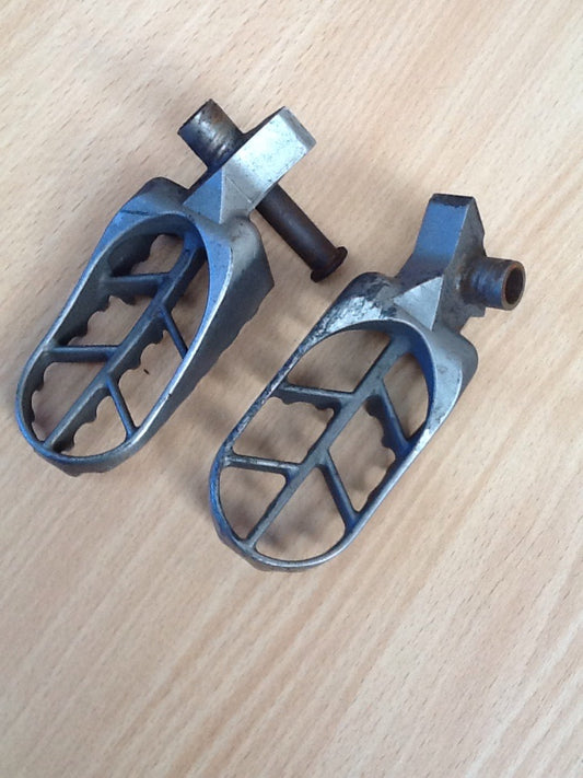 Yamaha YZ Foot Pegs